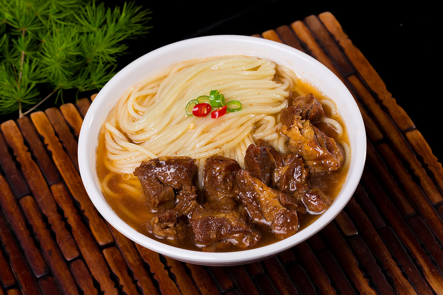 上海特色“辣肉面”，手把手教你秘制浇头做法，学会都能开店了！_哔哩哔哩_bilibili